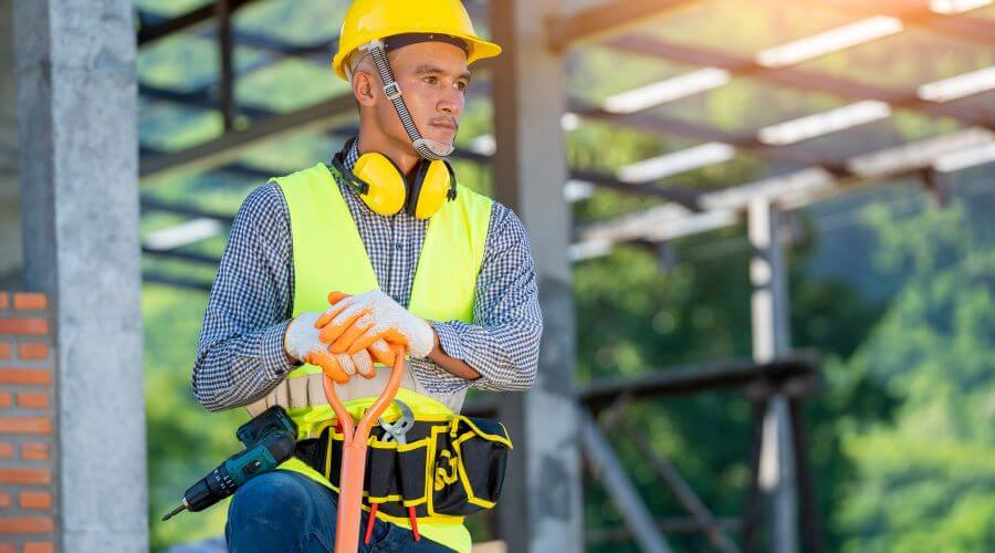 Professional gutter cleaning in Newland, NC